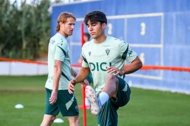 La incógnita en la zaga del Cádiz